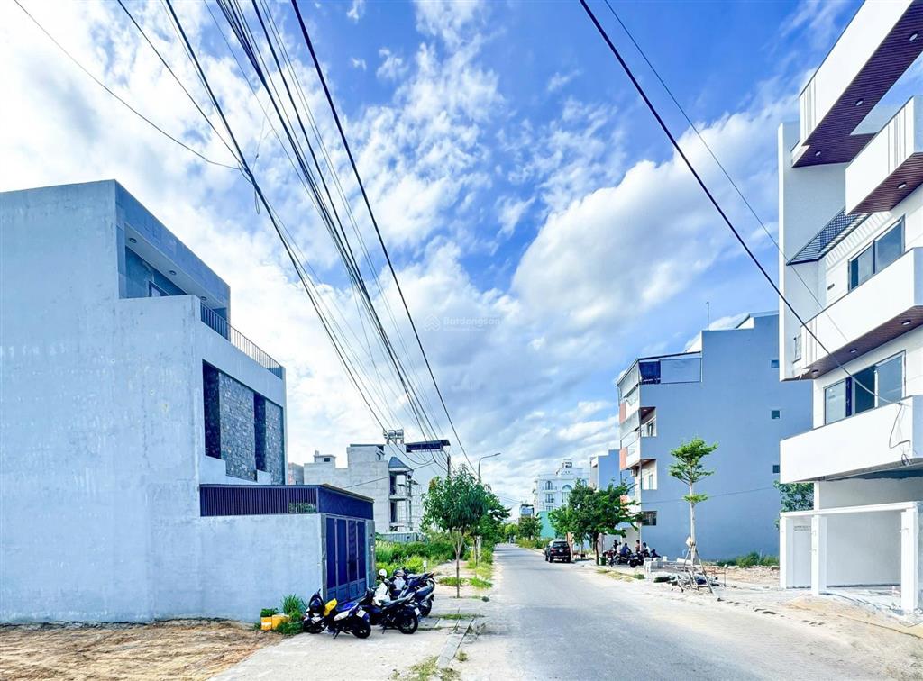 Đất gần võ chí công, đường 7,5m giá hời. 100m2 sổ hồng riêng.