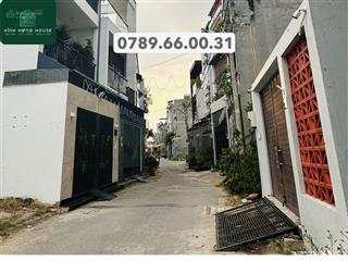 Đất dáng siêu vuông vắn  ngang 4.7m  đường 5m sạch sẽ  phù hợp xd mới hoặc tích lũy tài sản