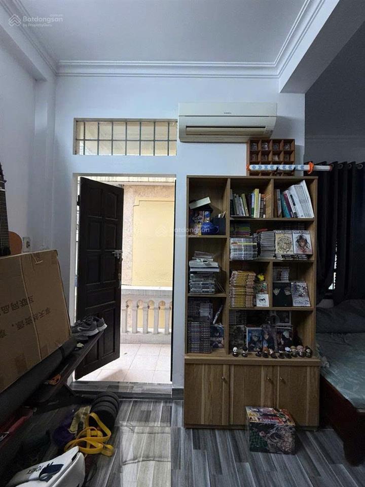 Mặt ngõ ba gác, 26m2  6 tầng  5pn, 5.85 tỷ, 40m ra phố lê trọng tấn