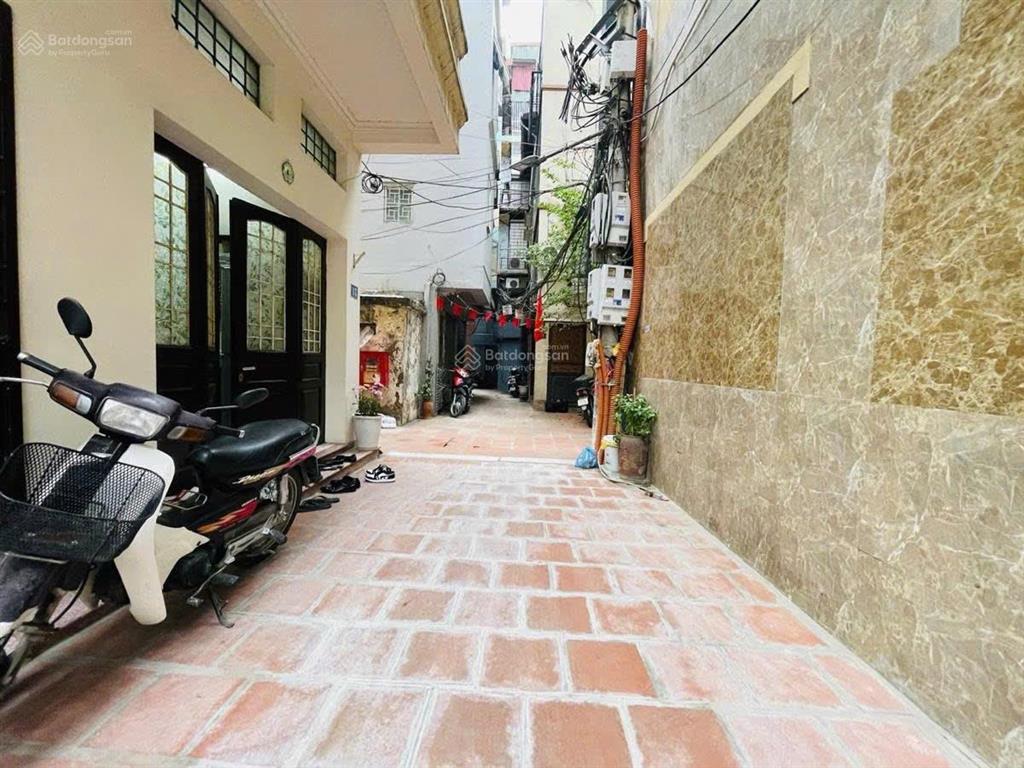40m ra phố, nhà dân xây 24m2  4 tầng  3pn, chỉ còn 4,4 tỷ