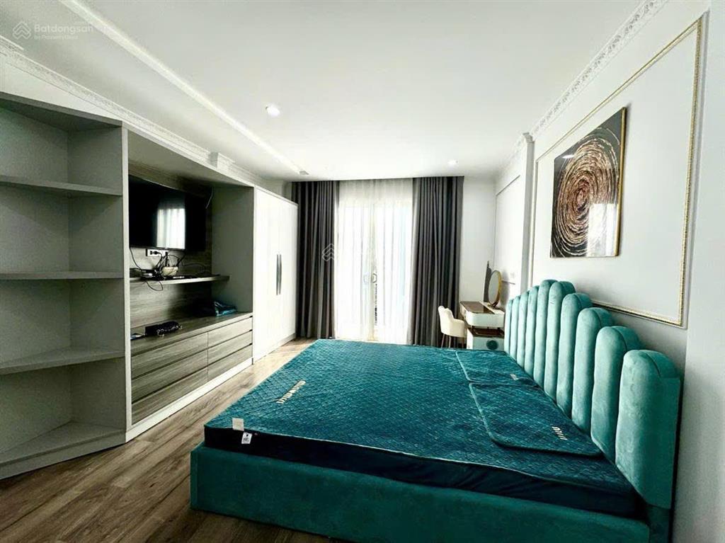 Giảm ngay 2 tỷ, ô tô 7 chỗ vào nhà, 33m2  5 tầng, chỉ còn 10,4 tỷ