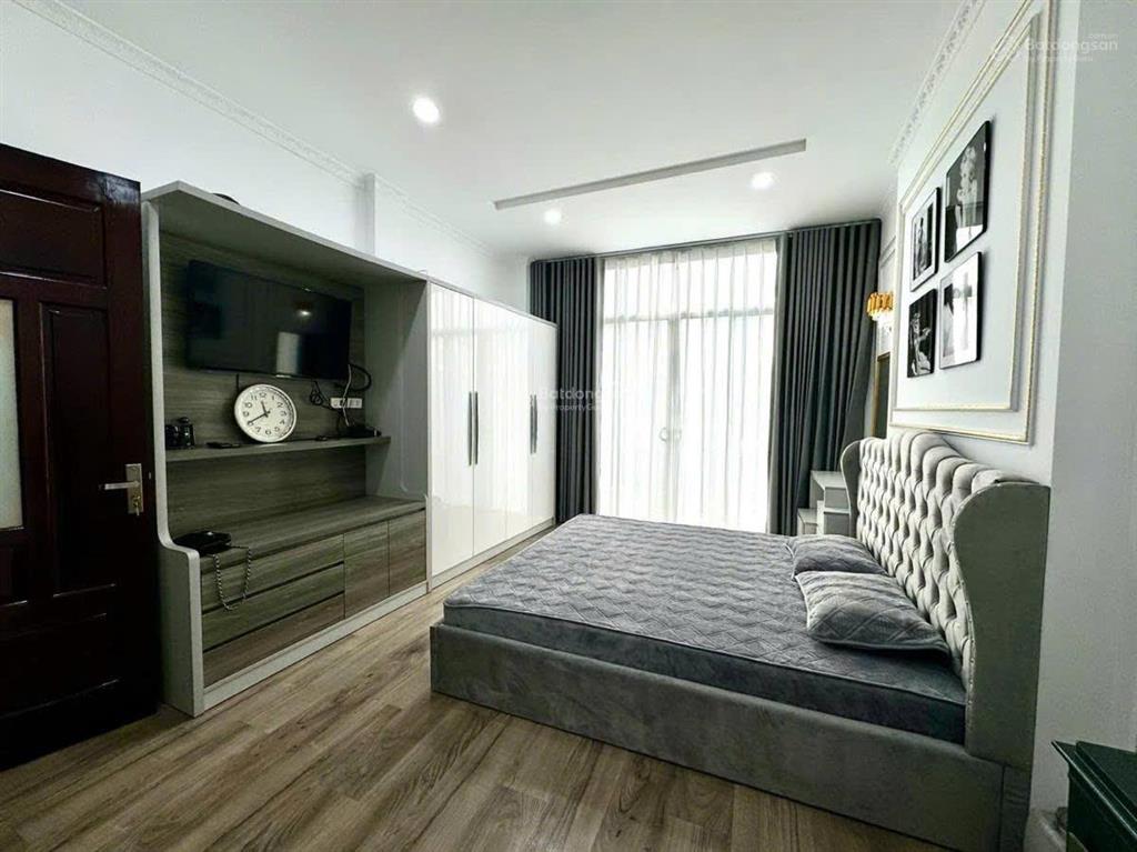 Giảm ngay 2 tỷ, ô tô 7 chỗ vào nhà, 33m2  5 tầng, chỉ còn 10,4 tỷ