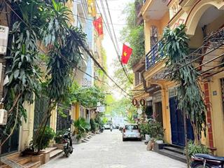 Giảm ngay 2 tỷ, ô tô 7 chỗ vào nhà, 33m2  5 tầng, chỉ còn 10,4 tỷ