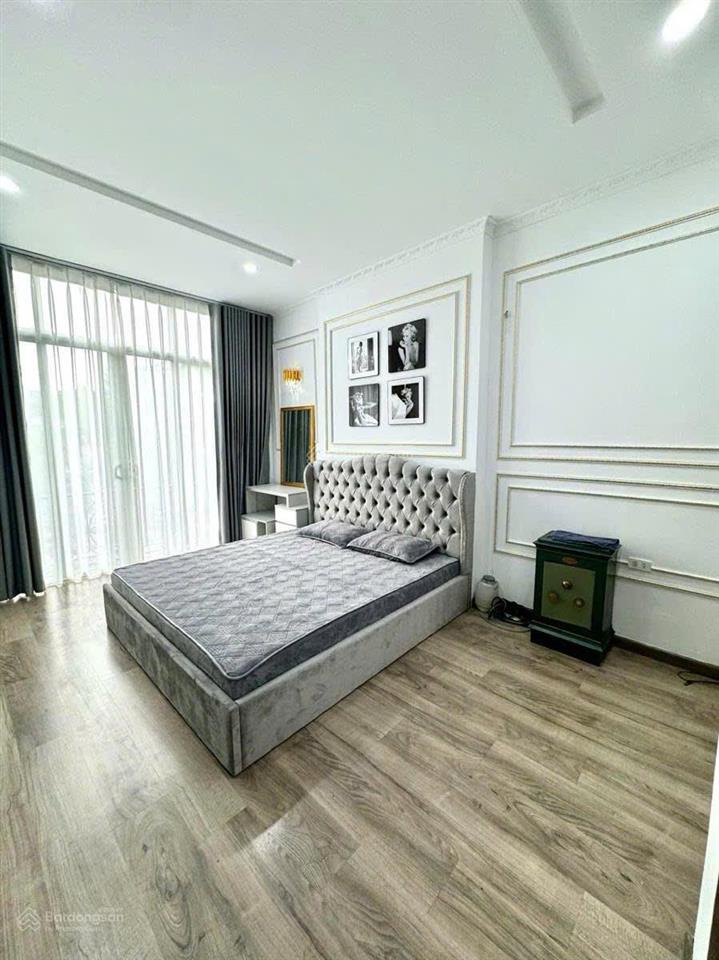 Giảm ngay 2 tỷ, ô tô 7 chỗ vào nhà, 33m2  5 tầng, chỉ còn 10,4 tỷ