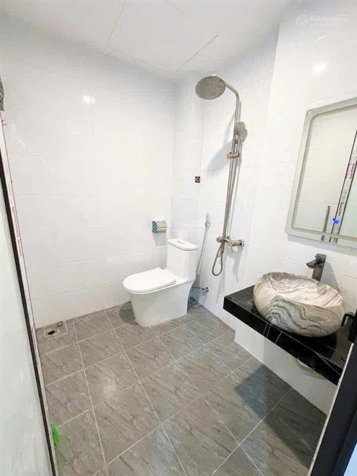 Chỉ 4.3 tỷ có căn 23m2  4 tầng, 3pn, phố tôn thất tùng