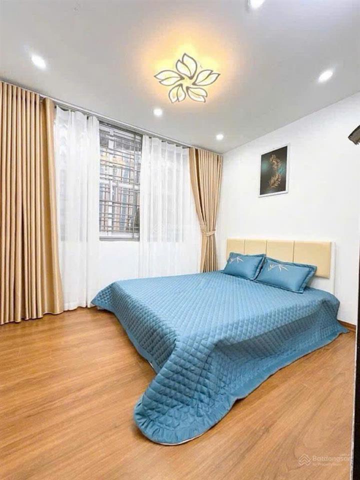 Chỉ 4.3 tỷ có căn 23m2  4 tầng, 3pn, phố tôn thất tùng
