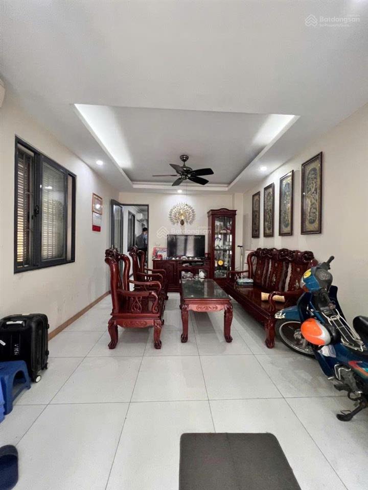 Ba gác đỗ cửa, 20m ra ô tô, căn 52m2  3 tầng  mt 4m, 10,25 tỷ