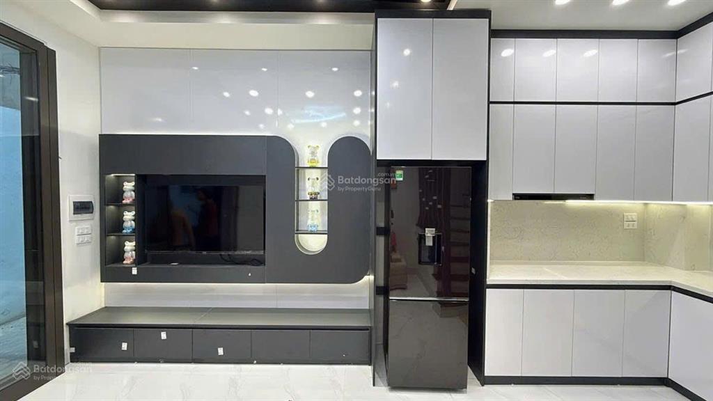 Mặt ngõ ba gác, 25m ra ô tô, lô góc 3 thoáng 24m2  5 tầng  mặt tiền 4m, 5,66 tỷ