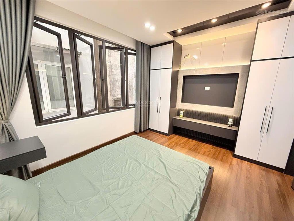 Mặt ngõ ba gác, 25m ra ô tô, lô góc 3 thoáng 24m2  5 tầng  mặt tiền 4m, 5,66 tỷ