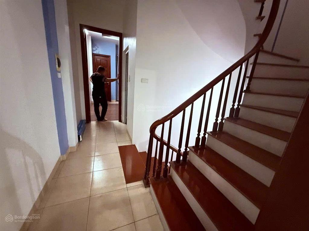 Khu phân lô 2 ô tô tránh, vỉa hè xanh mát, 42m2  4 tầng  16.2 tỷ, phố ngụy như kon tum