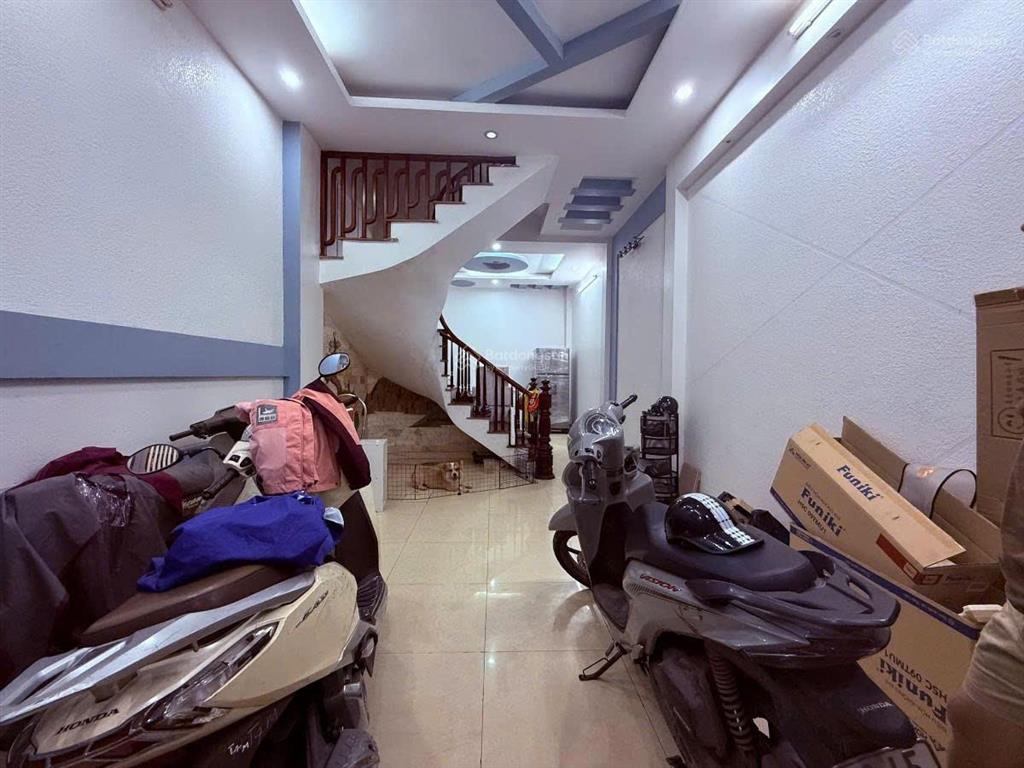 Khu phân lô 2 ô tô tránh, vỉa hè xanh mát, 42m2  4 tầng  16.2 tỷ, phố ngụy như kon tum