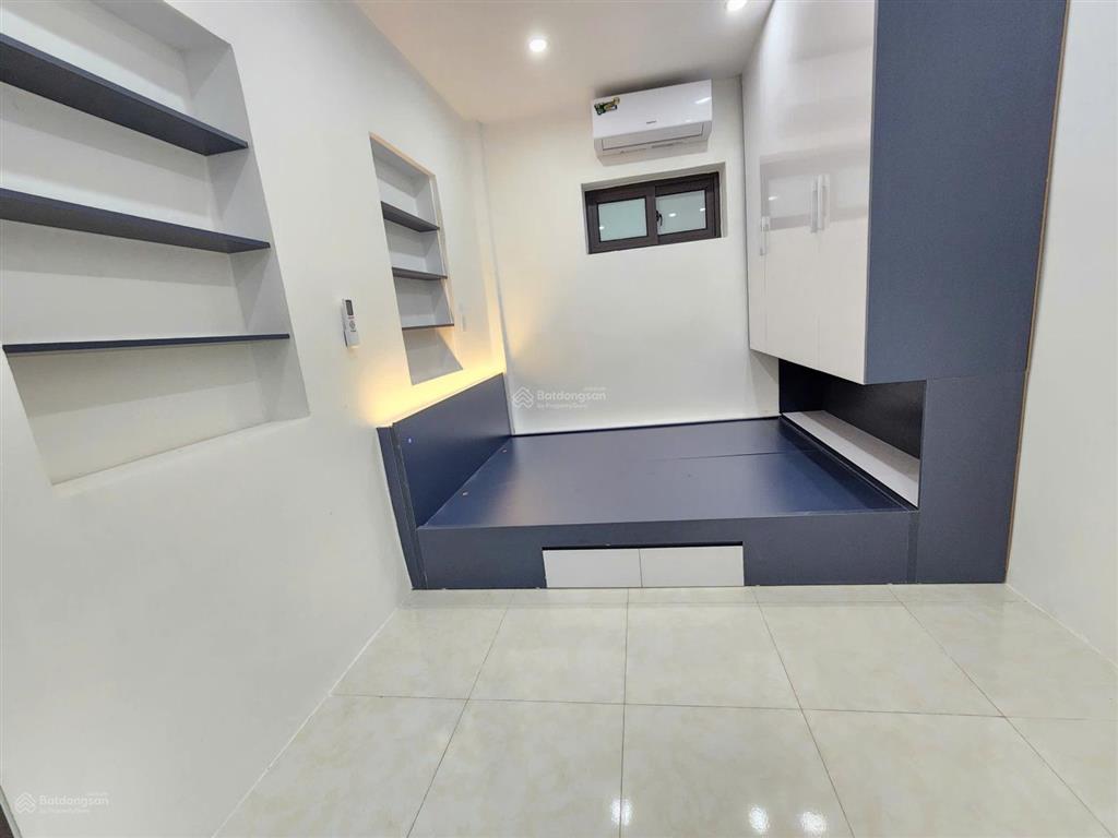 Ô tô đỗ cửa, 2 ngủ nội thất mới cứng, ban công rộng thoáng, tập thể 65m2, 3.68 tỷ