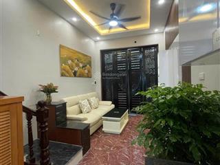 Dành cho kh thông thái 21m2  5 tầng  chỉ có 4,99 tỷ, cách ô tô 20m, phố xã đàn