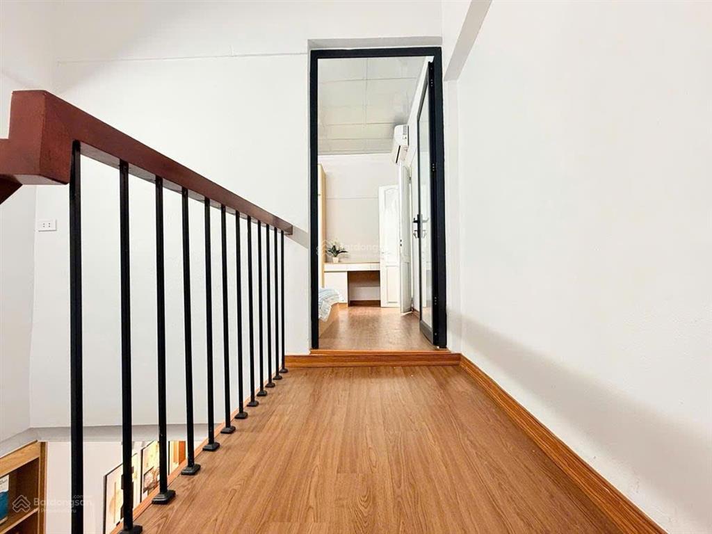 Tập thể duplex mặt phố, 95m2, 3 pn rộng rãi, nhà đẹp, full nội thất, ba bước ra hồ