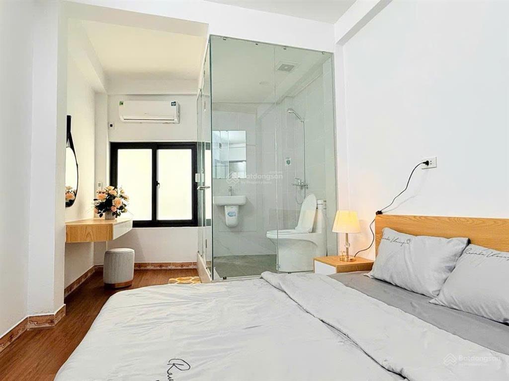 Tập thể duplex mặt phố, 95m2, 3 pn rộng rãi, nhà đẹp, full nội thất, ba bước ra hồ