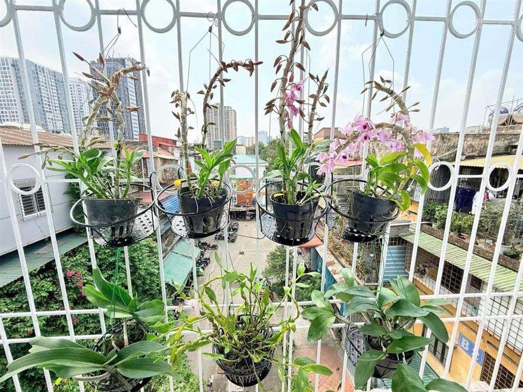 Tập thể duplex mặt phố, 95m2, 3 pn rộng rãi, nhà đẹp, full nội thất, ba bước ra hồ