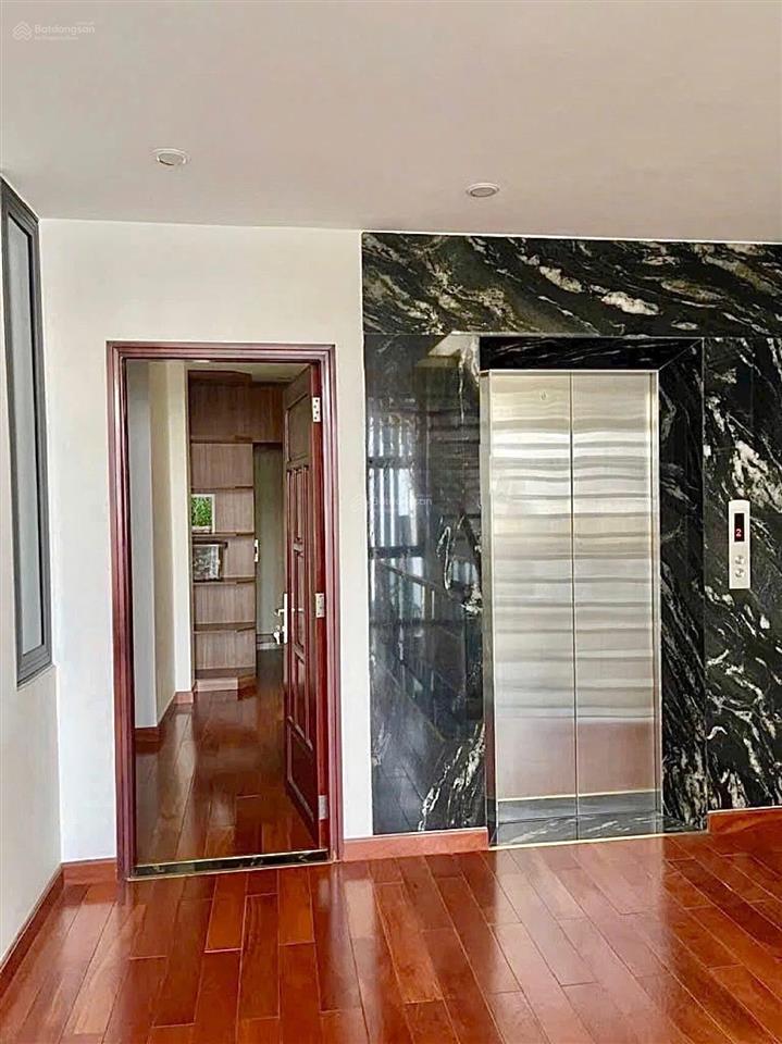 Ngộp bank bán gấp villa mini phú nhuận, 7.5x13.5m, 5 tầng thang máy, hẻm 6m, nội thất xịn, 16.5 tỷ