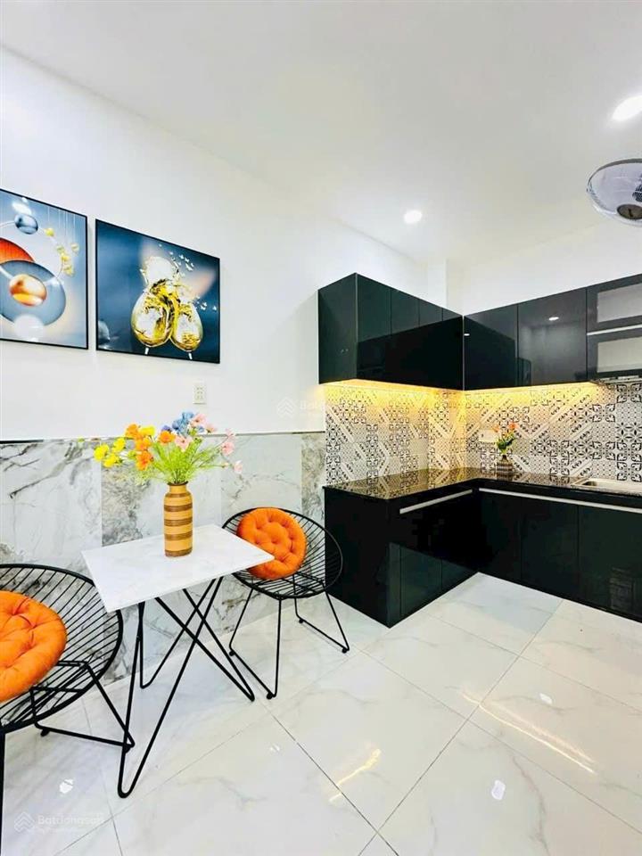 Nhà hiếm q3 giá 2tỷ800 triệu chính chủ bán gấp căn trần quang diệu, 32m2, 2 phòng ngủ, shr