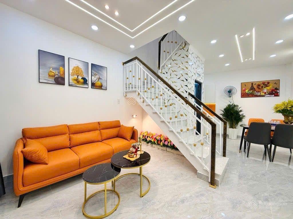 Bán nhà chính chủ xây tâm huyết căn xóm chiếu, q4 45.6m2 giá 3 tỷ750 tr 2pn sổ riêng sang tên liền