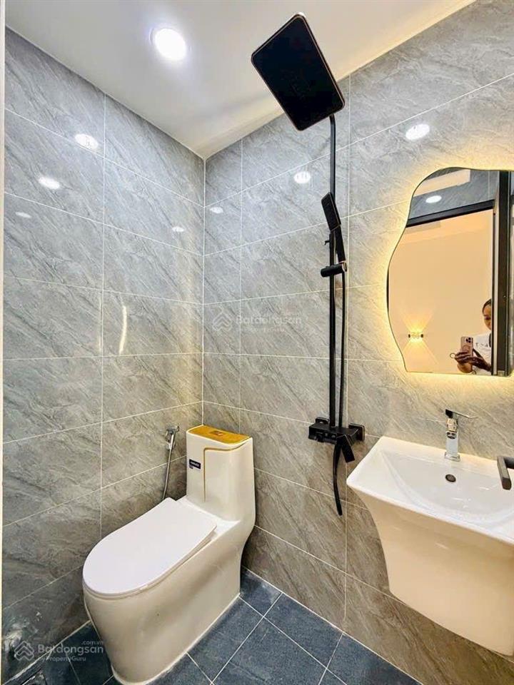 Bán nhà chính chủ xây tâm huyết căn xóm chiếu, q4 45.6m2 giá 3 tỷ750 tr 2pn sổ riêng sang tên liền