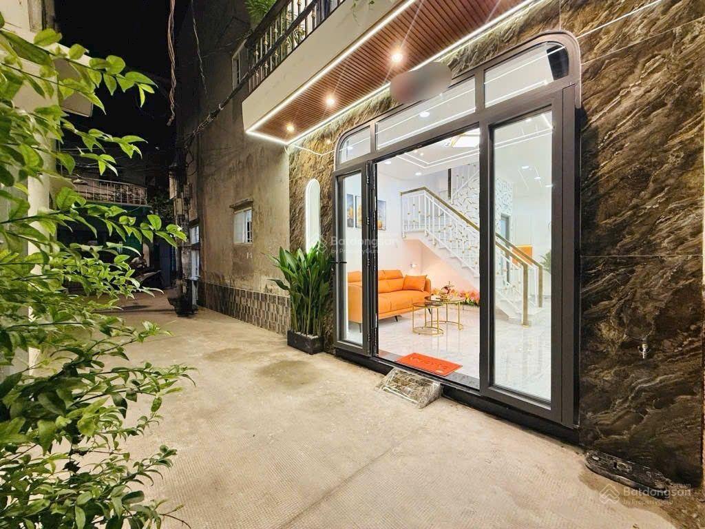 Bán nhà chính chủ xây tâm huyết căn xóm chiếu, q4 45.6m2 giá 3 tỷ750 tr 2pn sổ riêng sang tên liền