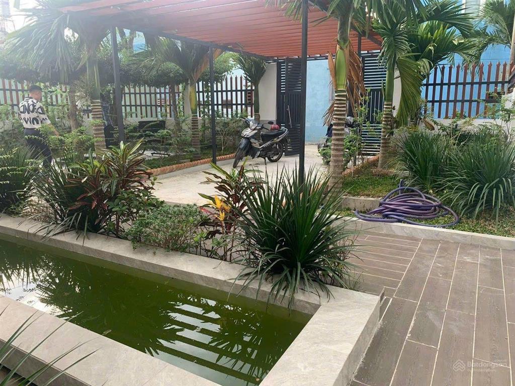 Bán biệt thự sân vườn thoáng mát lê văn chí ngang 8m dọn vào ở ngay full nội thất cực rẻ