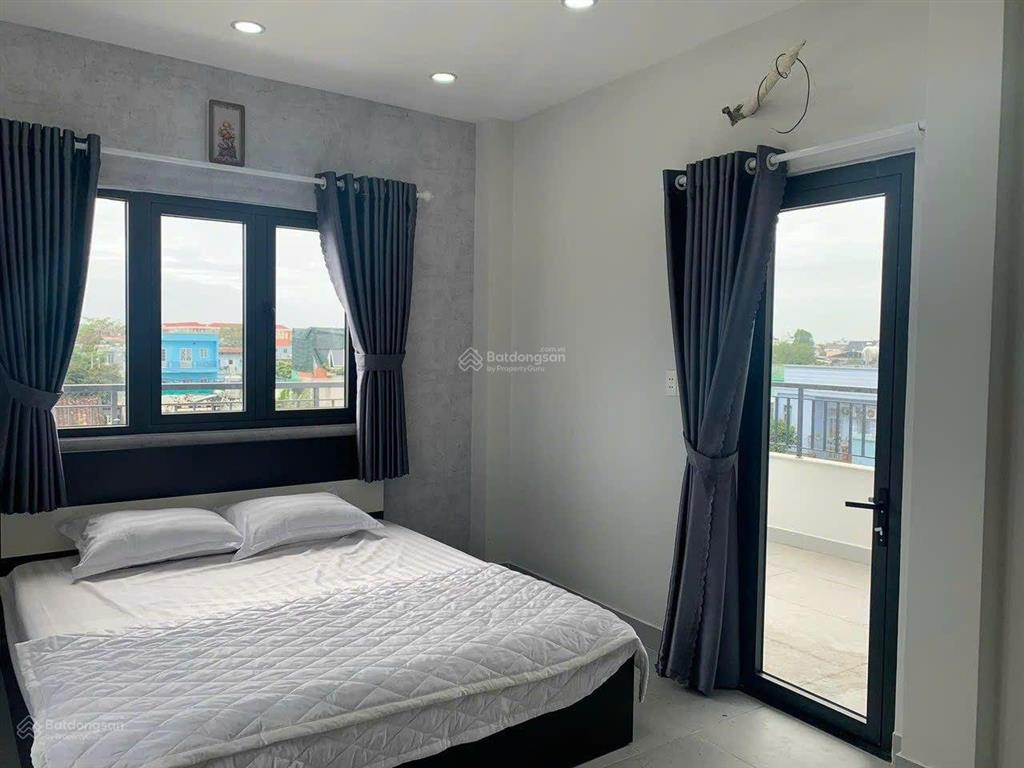 Bán biệt thự sân vườn thoáng mát lê văn chí ngang 8m dọn vào ở ngay full nội thất cực rẻ