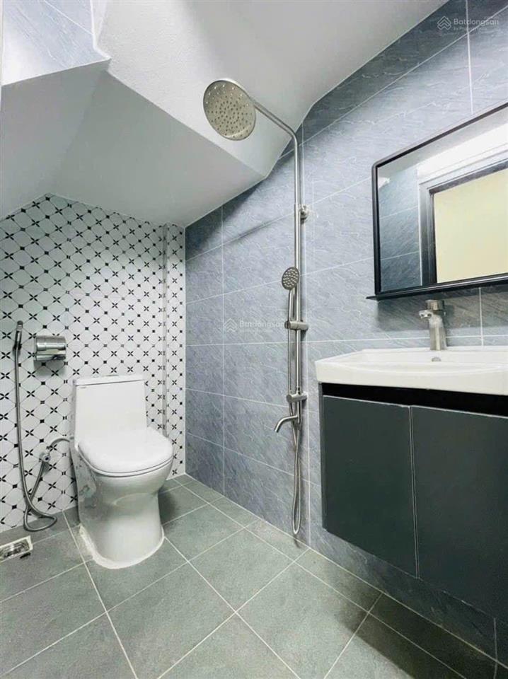 Xoay vốn bán nhà trần thị điệu q9 2 tầng cốt thép, 2phòng ngủ 44m2 giá 2tỷ800 triệu ở hoặc thuê tốt