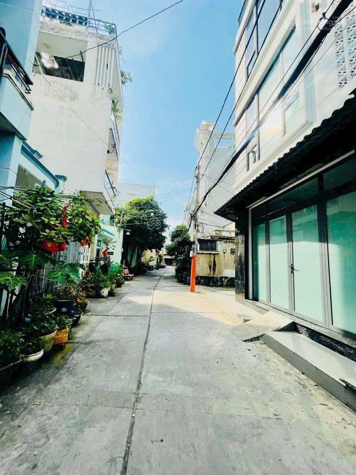 Nhanh mới kịp bán nhà tam bình thủ đức giữ tiền 3 tầng btct 52.4m2 4 phòng ngủ giá nhỉnh 4 tỷ shr