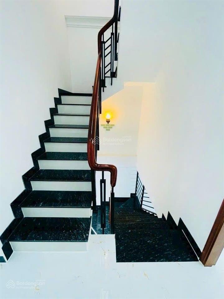 Nhanh mới kịp bán nhà tam bình thủ đức giữ tiền 3 tầng btct 52.4m2 4 phòng ngủ giá nhỉnh 4 tỷ shr