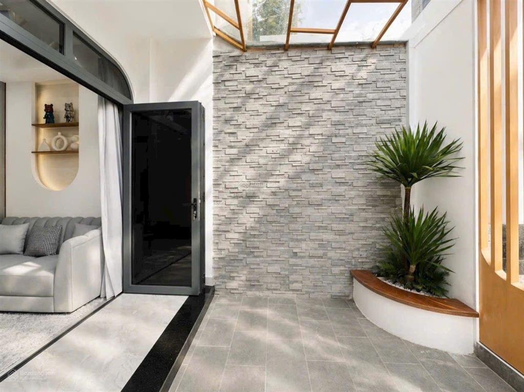 Hiếm chỉ 2tỷ800 triệu bán nhà võ duy ninh bình thạnh 40m2 2 phòng ngủ 2 tầng cốt thép.