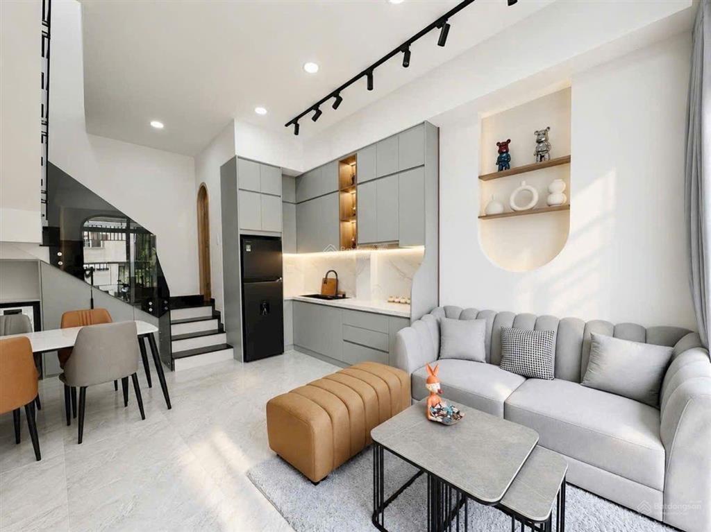 Hiếm chỉ 2tỷ800 triệu bán nhà võ duy ninh bình thạnh 40m2 2 phòng ngủ 2 tầng cốt thép.