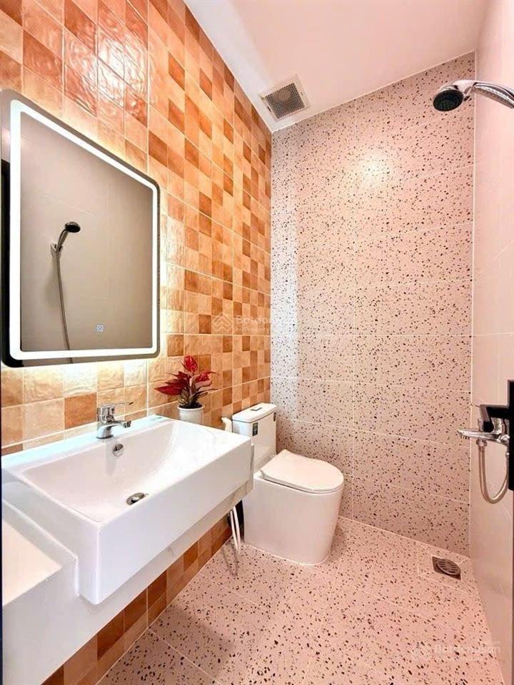 Cực hiếm ngang 5m5 bán nhà bến vân đồn q4 55m2 3 phòng ngủ cho thuê hoặc mua ở giá chỉ 3.8 tỷ