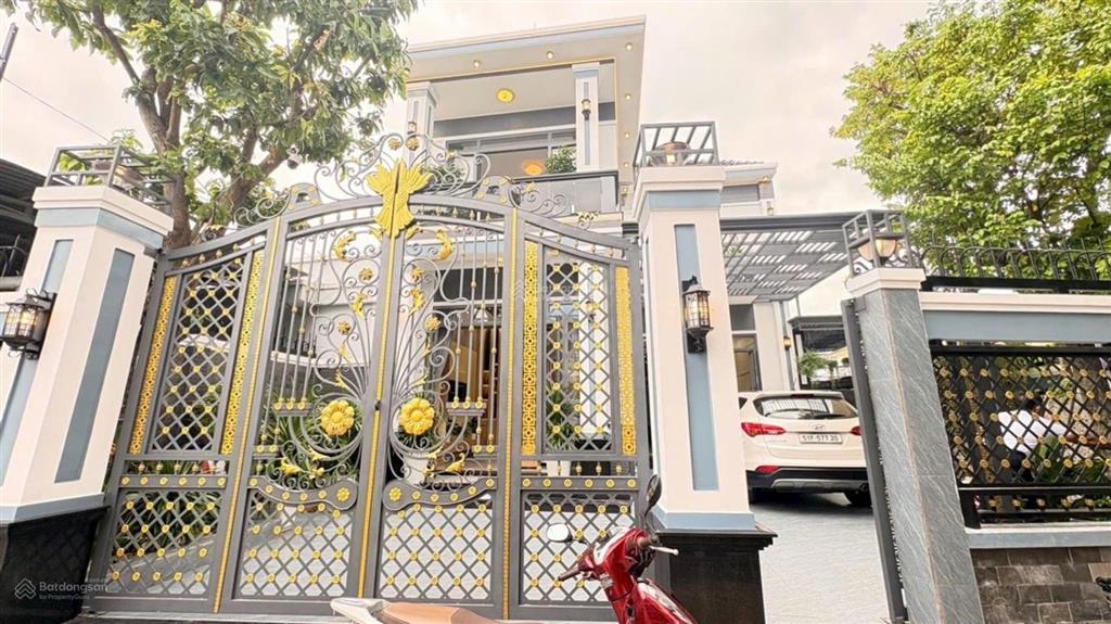 Biệt thự mini sân vườn cần bán nhanh đường âu dương lân quận 8, 120m2 shr