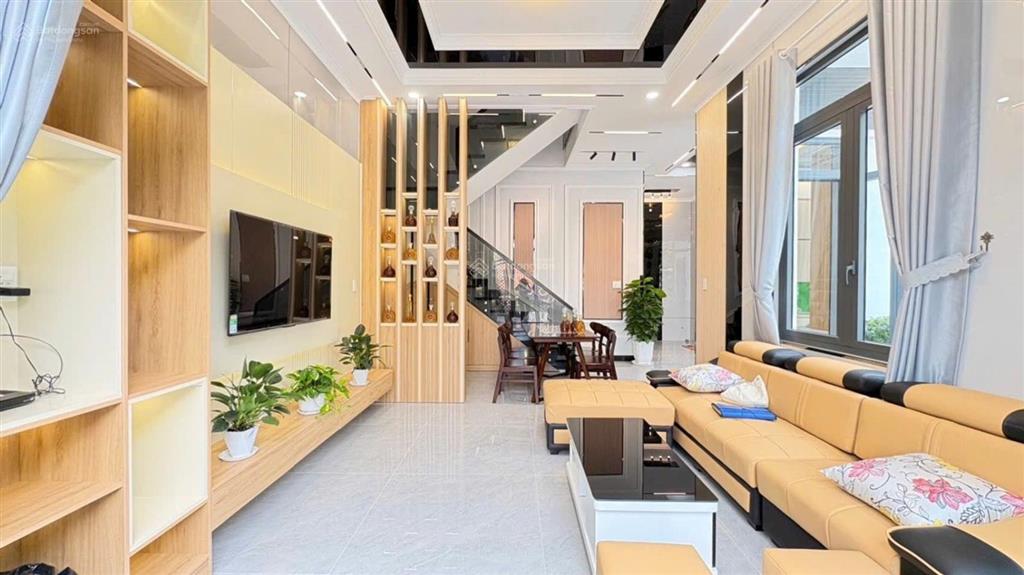 Biệt thự mini sân vườn cần bán nhanh đường âu dương lân quận 8, 120m2 shr