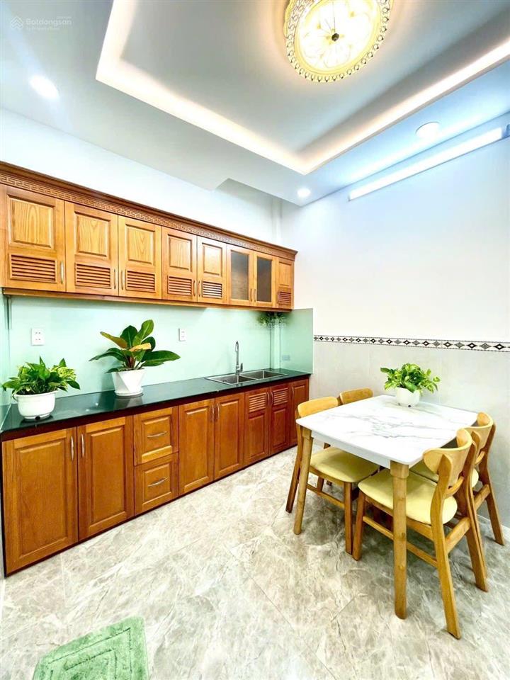 Bán căn nguyễn gia trí bình thạnh cách 200m ra trường đại học hutech 41m2 2pn