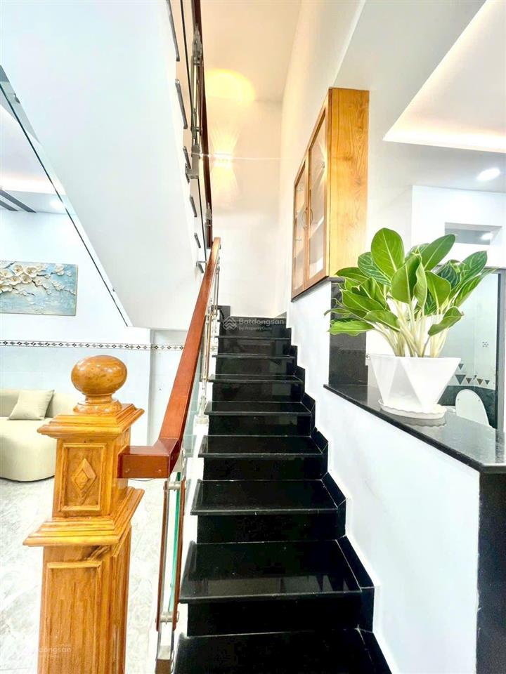 Bán căn nguyễn gia trí bình thạnh cách 200m ra trường đại học hutech 41m2 2pn