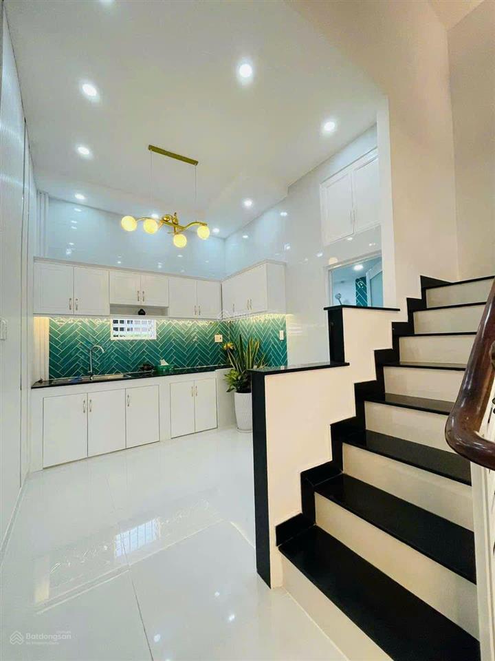 Bán nhà xoay vốn đường nguyễn biểu q5 46m2 giá 3 tỷ300 triệu 2 tầng 2 phòng ngủ, sổ hồng riêng
