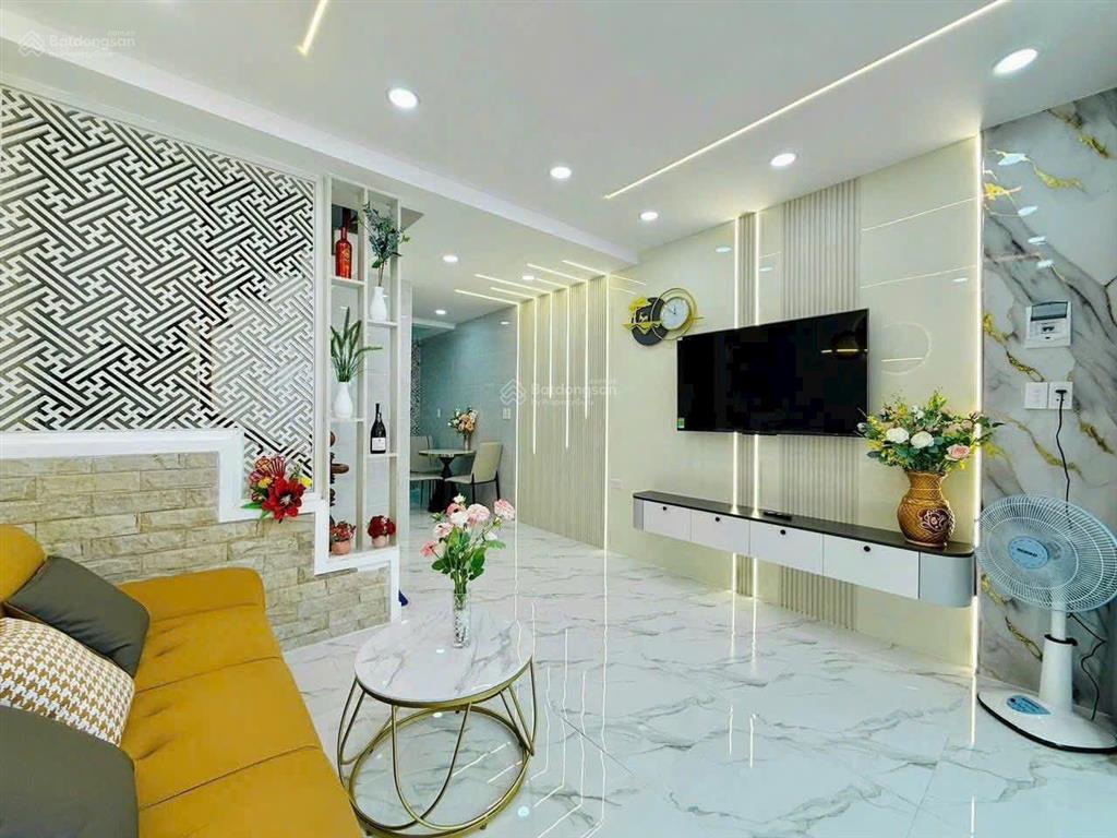 Nhà xinh phong thủy tốt chủ bán nhanh trong tháng xóm đất q.11 dt 42m2 2pn, shr