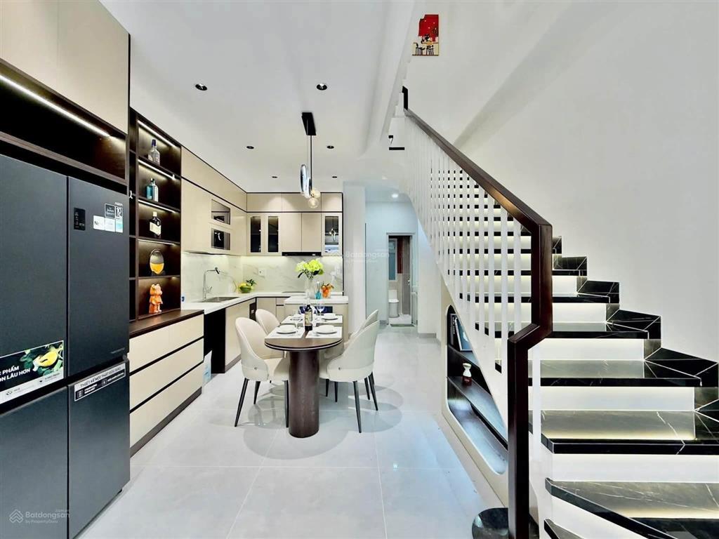 Cần bán nhà trần mai ninh tân bình 3 tầng bê tông 60m2 4 phòng ngủ, sổ hồng riêng