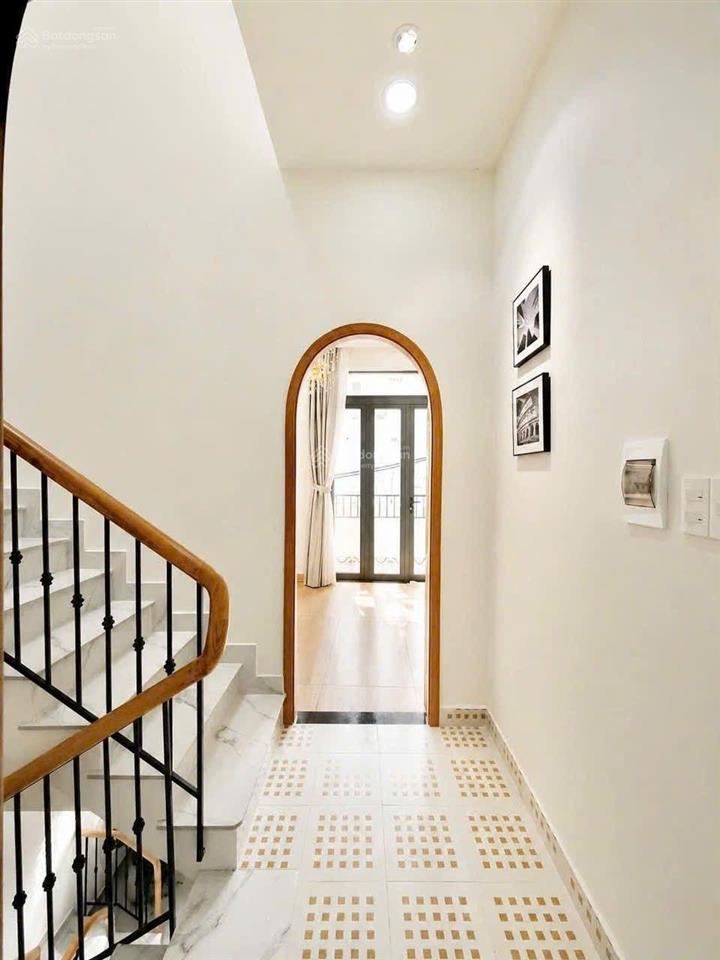 Cô chú về quê bán nhà sư vạn hạnh quận 10 52m2 giá 4 tỷ500 triệu 3 tầng bê tông, 4pn shr