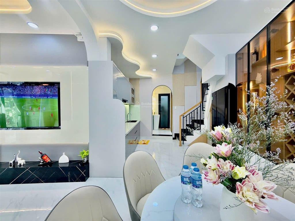 Hiếm 1 căn giảm sốc ngay trần kế xương quận phú nhuận 50m2 2 tầng cốt thép 3pn giá 4 tỷ 300 triệu