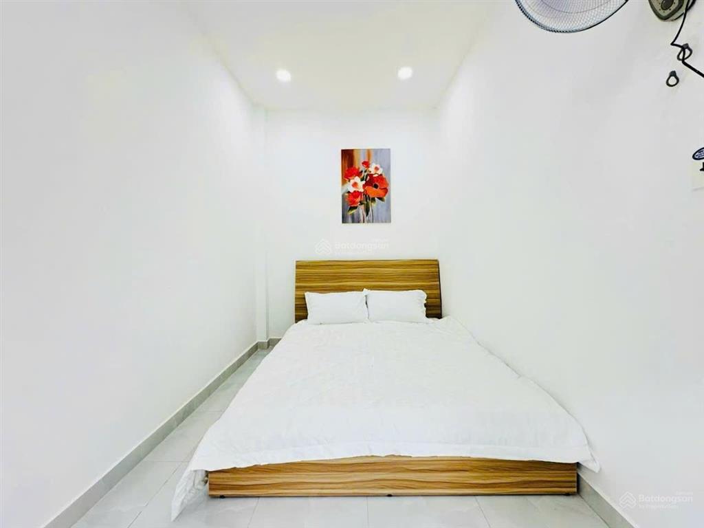 Nhà q3 giá hời bán gấp căn trần quang diệu, 48m2 2 phòng ngủ phù hợp ở hoặc thuê, shr