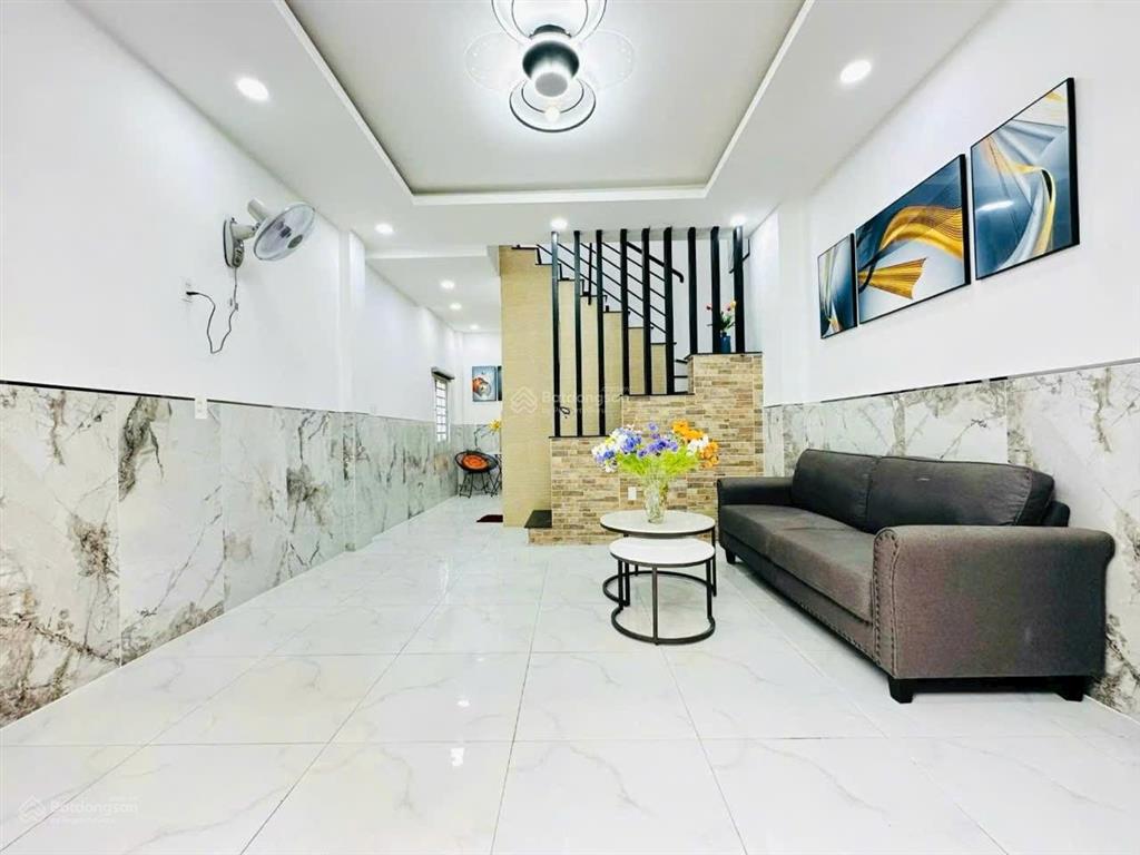 Nhà q3 giá hời bán gấp căn trần quang diệu, 48m2 2 phòng ngủ phù hợp ở hoặc thuê, shr