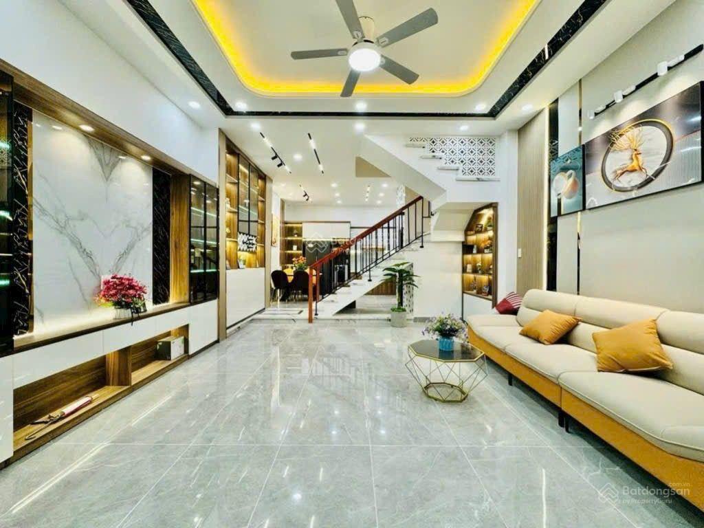 Quá hời có ngay căn đường số 18 56m2 giá 4tỷ850 triệu 3pn gần gigamall thủ đức hđ thuê 25tr/th shr