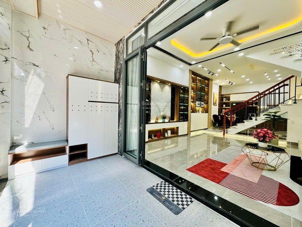 Quá hời có ngay căn đường số 18 56m2 giá 4tỷ850 triệu 3pn gần gigamall thủ đức hđ thuê 25tr/th shr