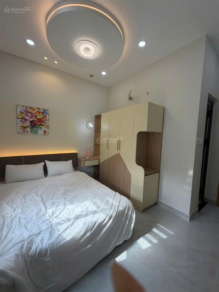 Cần bán nhà có phòng ngủ trệt nguyễn đình chiểu q3 52m2 4 phòng ngủ giá tốt, sổ riêng