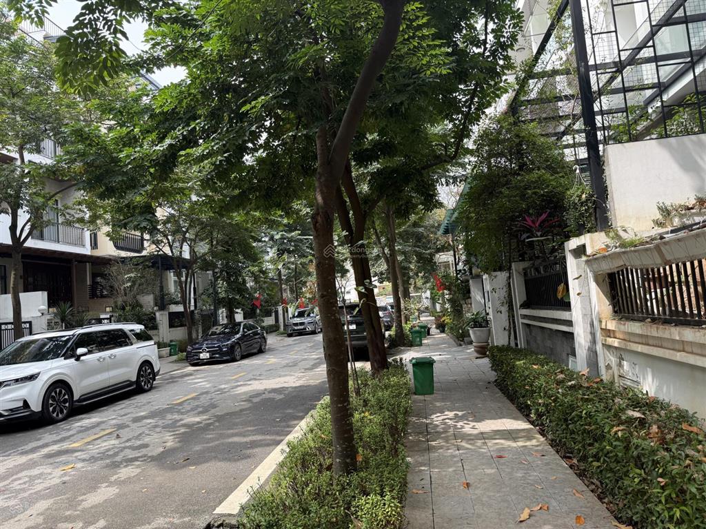 Chính chủ cho thuê căn liền kề khu k ciputra tây hồ dt 140m2 4pn gần công viên nội khu xanh mát
