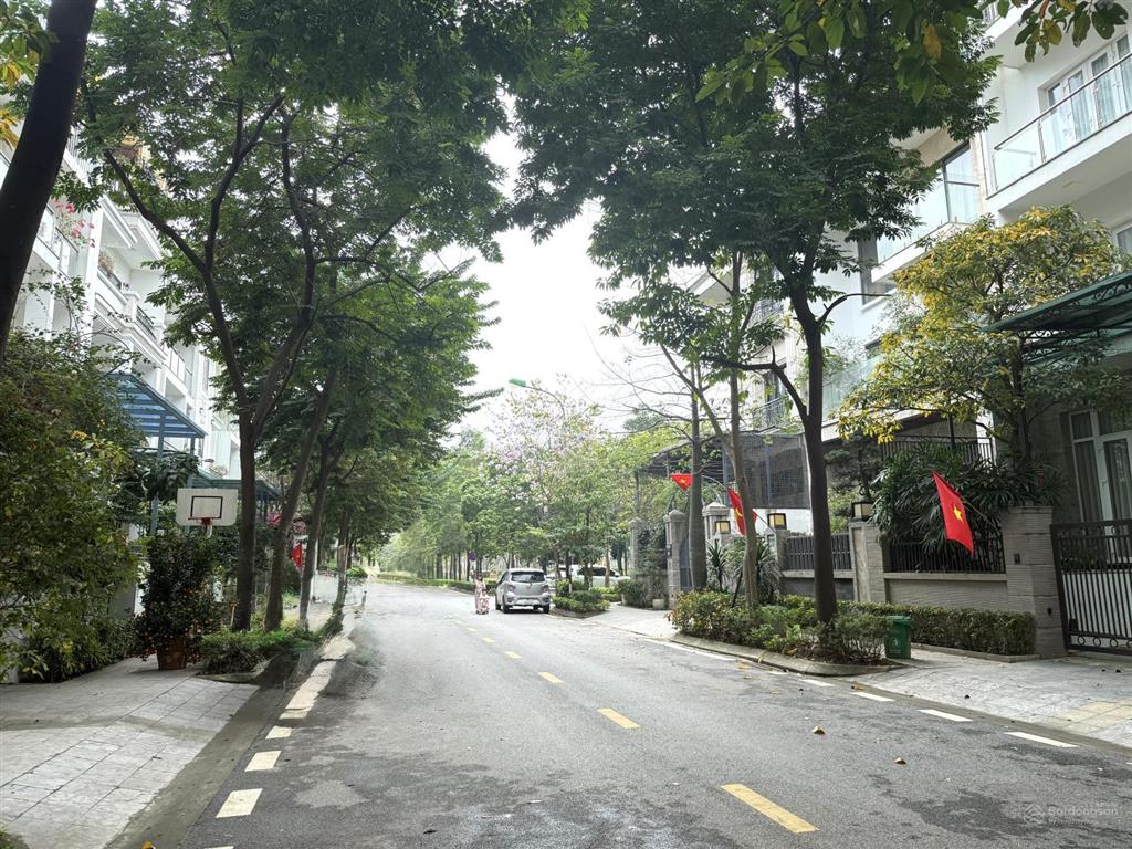 Chính chủ cho thuê căn liền kề khu k ciputra tây hồ dt 140m2 4pn gần công viên nội khu xanh mát
