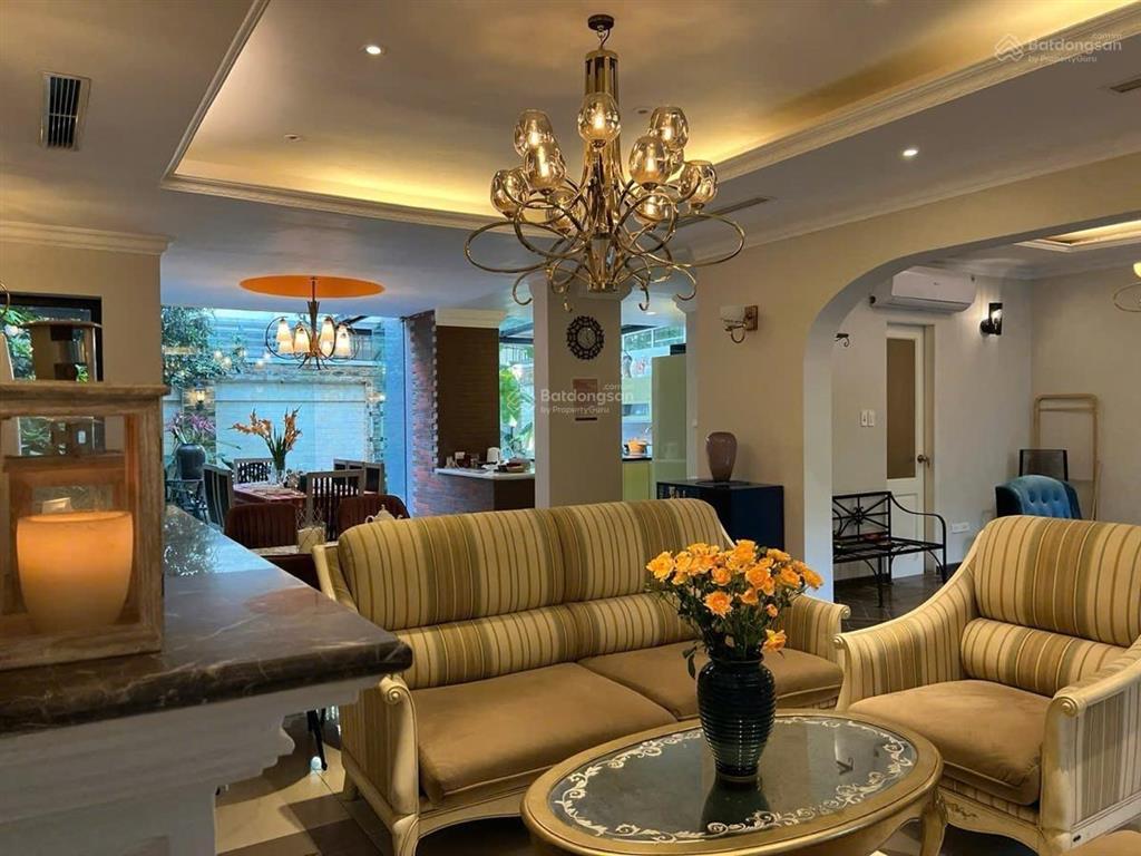 Chính chủ bán biệt thự lô góc siêu vip ciputra  đẳng cấp thượng lưu  dt296m2 * mt 9,6m 0916 786 ***